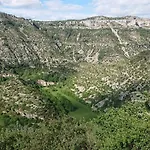 En Cévennes Du Sud, Bergerie Restaurée Au Rez De Jardin D'une Bastide Avec Piscine à Débordement, Vue Exceptionnelle, Authenticité, Confort, Repos Assuré Au Cœur De La Nature Saint-Laurent-le-Minier