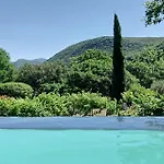 Hébergement de vacances En Cévennes Du Sud, Bergerie Restaurée Au Rez De Jardin D'une Bastide Avec Piscine à Débordement, Vue Exceptionnelle, Authenticité, Confort, Repos Assuré Au Cœur De La Nature