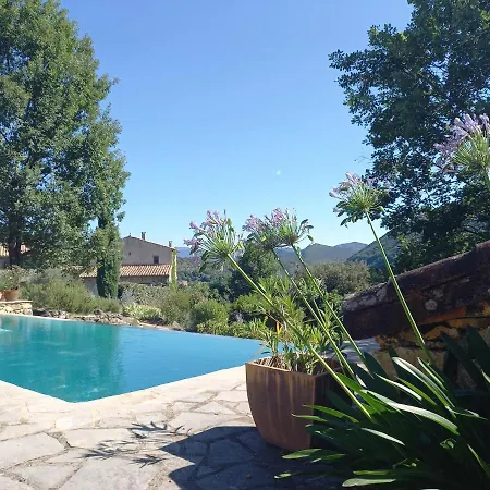 En Cévennes Du Sud, Bergerie Restaurée Au Rez De Jardin D'une Bastide Avec Piscine à Débordement, Vue Exceptionnelle, Authenticité, Confort, Repos Assuré Au Cœur De La Nature Сasa de vacaciones Saint-Laurent-le-Minier