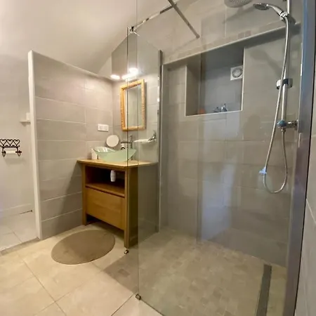 En Cevennes Du Sud, Bergerie Restauree Au Rez De Jardin D'une Bastide Avec Piscine, Vue Exceptionnelle, Authenticite Et Confort 別荘 Saint-Laurent-le-Minier