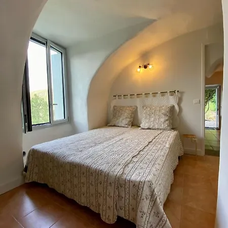 En Cévennes Du Sud, Bergerie Restaurée Au Rez De Jardin D'une Bastide Avec Piscine à Débordement, Vue Exceptionnelle, Authenticité, Confort, Repos Assuré Au Cœur De La Nature Saint-Laurent-le-Minier