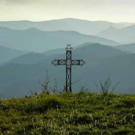 En Cévennes Du Sud, Bergerie Restaurée Au Rez De Jardin D'une Bastide Avec Piscine à Débordement, Vue Exceptionnelle, Authenticité, Confort, Repos Assuré Au Cœur De La Nature *