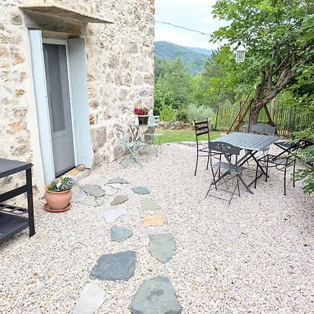 En Cévennes Du Sud, Bergerie Restaurée Au Rez De Jardin D'une Bastide Avec Piscine à Débordement, Vue Exceptionnelle, Authenticité, Confort, Repos Assuré Au Cœur De La Nature Hébergement de vacances