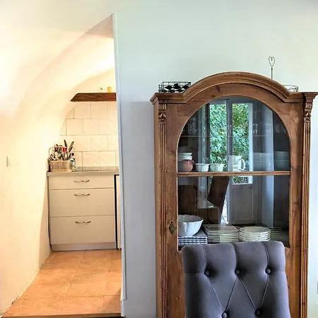 En Cévennes Du Sud, Bergerie Restaurée Au Rez De Jardin D'une Bastide Avec Piscine à Débordement, Vue Exceptionnelle, Authenticité, Confort, Repos Assuré Au Cœur De La Nature Saint-Laurent-le-Minier